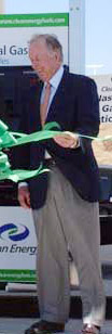 T. Boone Pickens cutting the ribbon at a new compressed natural gas fueling station in Texas in 2005.
